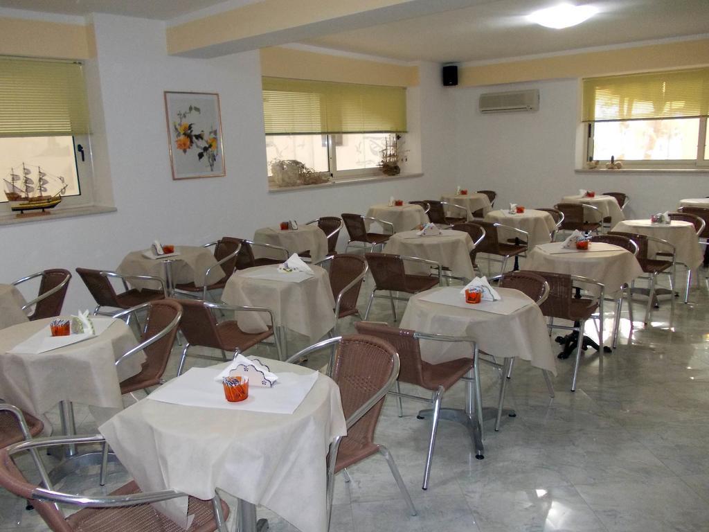 Hotel Solaria Rodi Garganico Ngoại thất bức ảnh