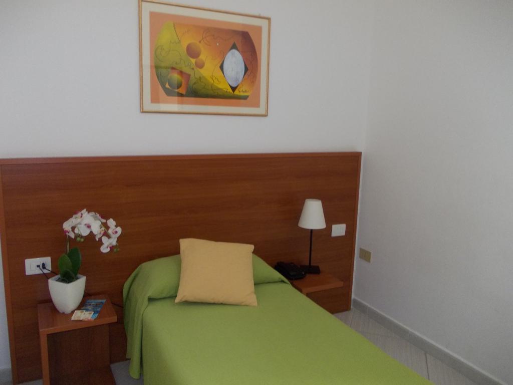 Hotel Solaria Rodi Garganico Ngoại thất bức ảnh