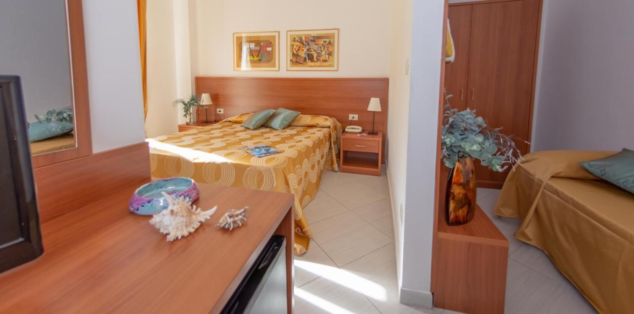 Hotel Solaria Rodi Garganico Ngoại thất bức ảnh