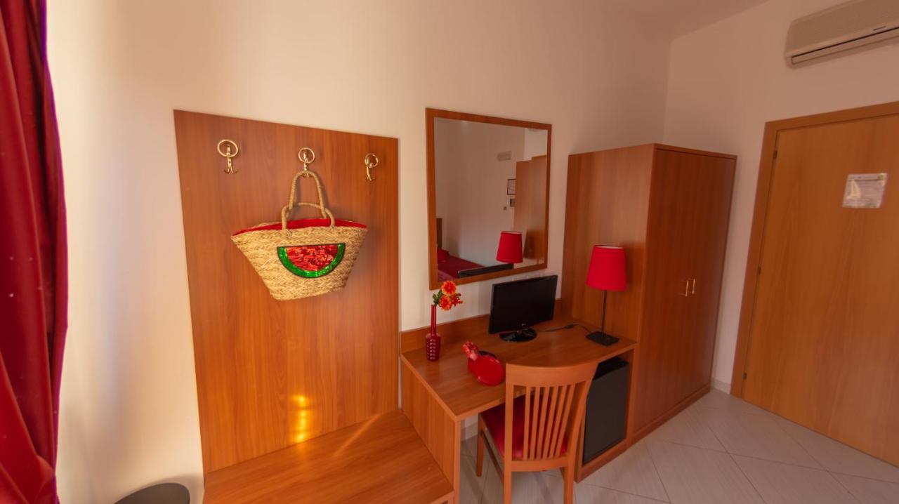Hotel Solaria Rodi Garganico Ngoại thất bức ảnh